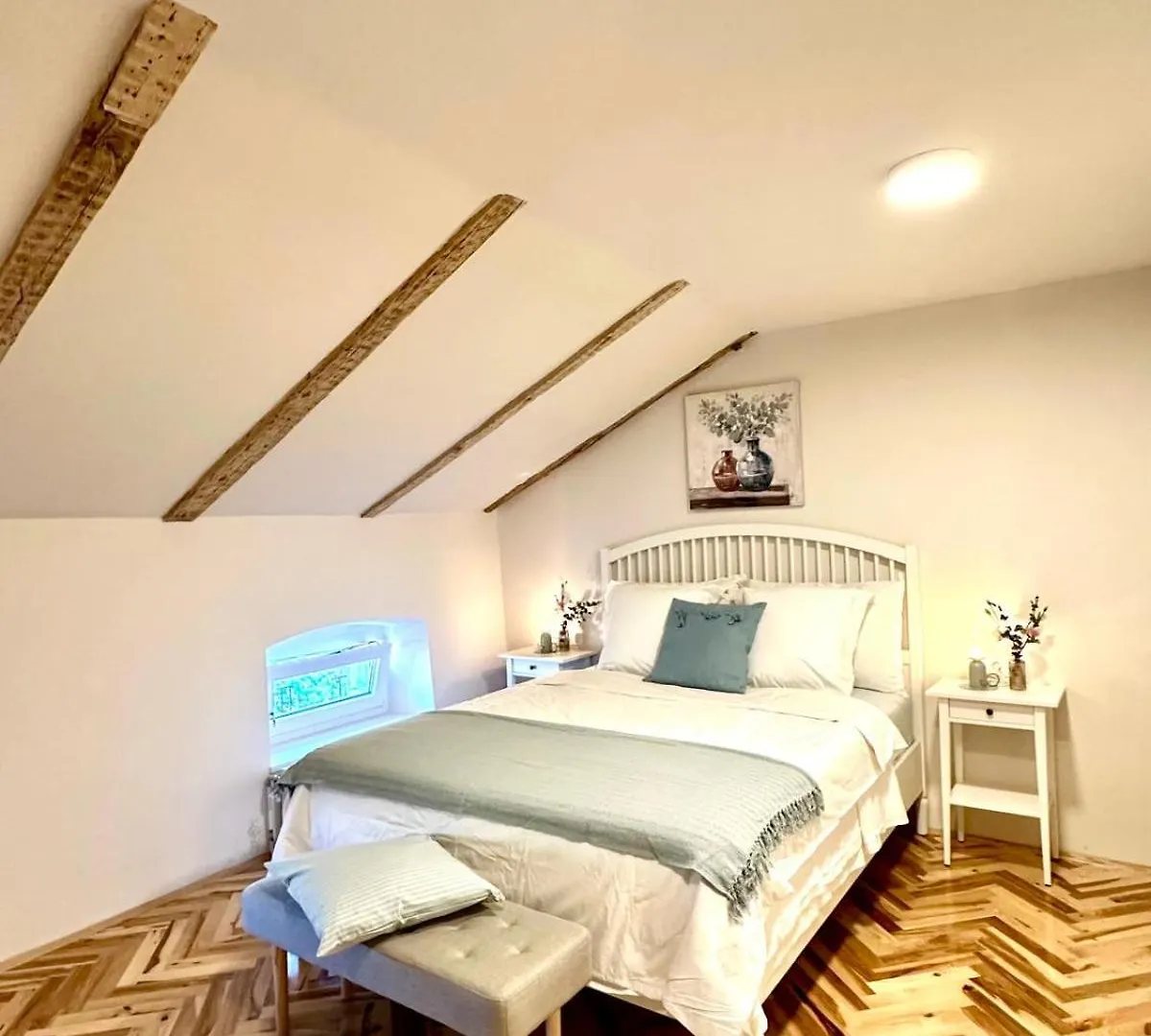 Homestay Cotton House Apartment Novi Vinodolski