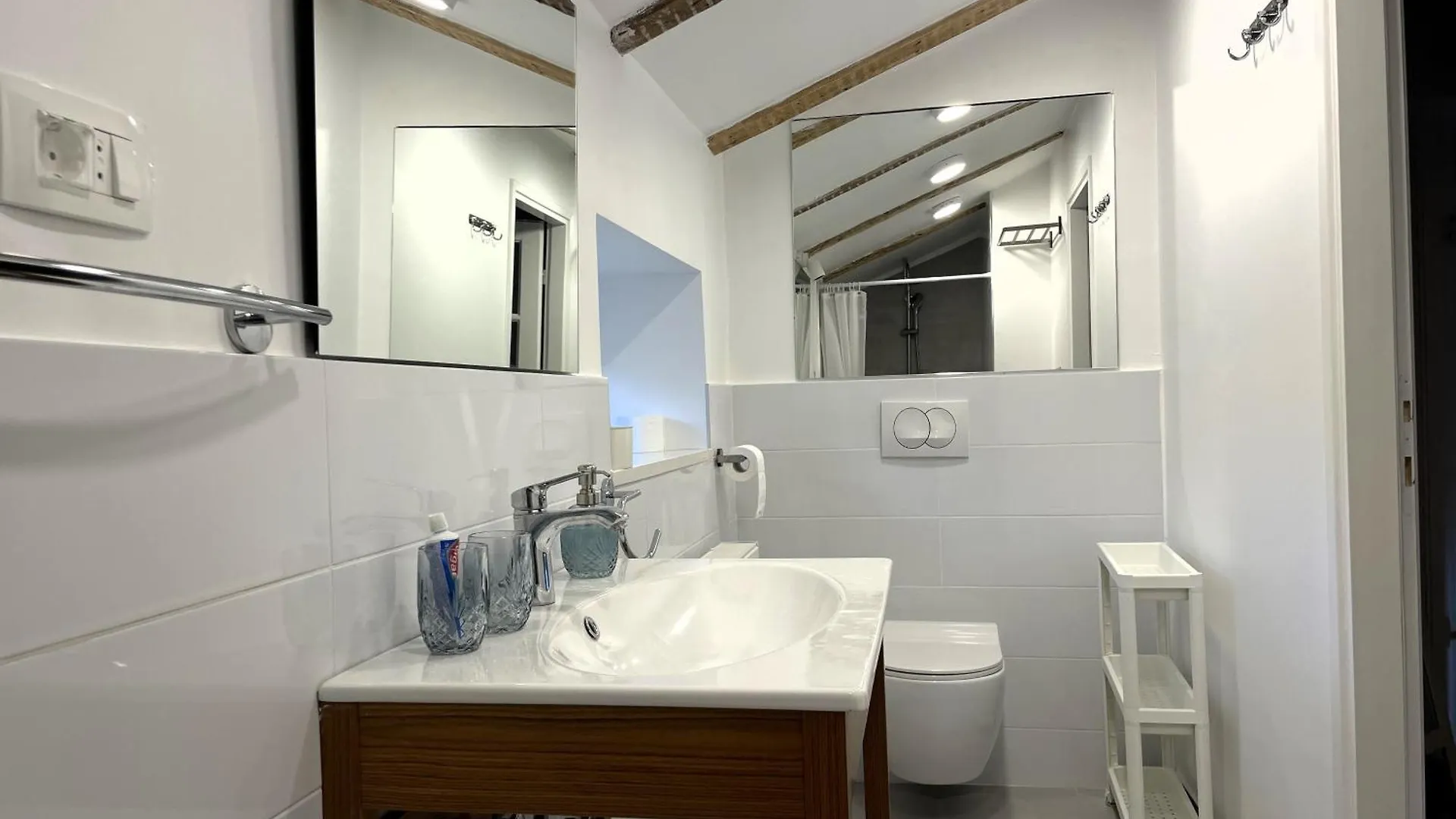 Cotton House Apartment Novi Vinodolski Homestay